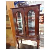 SMALL Q ANNE DISPLAY CASE 22x40