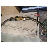 BROWNING HUNTING BOW W/ ARROWS