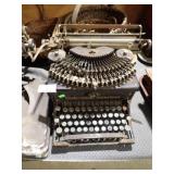 UNDERWOOD NOISELESS TYPEWRITER