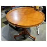3-LEG ROUND TABLE 32x28
