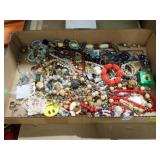 VINTAGE JEWELRY LOT