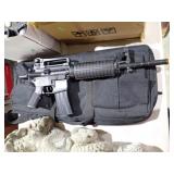 BATTERY OPERATED AR-15 AIRSOFT RIFLE