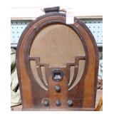 VINTAGE PHILCO RADIO