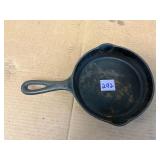 Wagner Ware Sidney -O- No. 8E Cast Iron Skillet