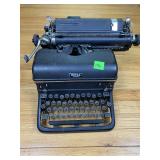 Vintage 1940s Royal KMM Desktop Manual Typewriter