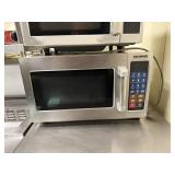 Solwave 180MW112T Commercial Microwave Oven ï¿½ 120V