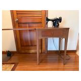 Singer Model 99K Electric Sewing Machine Cabinet