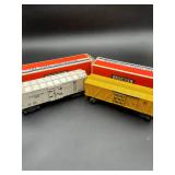 Lionel 6472 Refrigerator & 6656 Stock Cars
