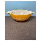 Pyrex Butterfly Gold 444 Cinderella Bowl