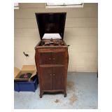 1913 Victor Victrola VV-XVI Phonograph