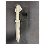 Stainless steel knife with sheath