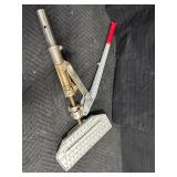Carpet stretcher