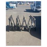 4 plastic saw horses