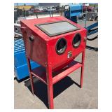 Central pneumatic sandblast cabinet