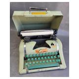 Vintage Tom Thumb children's typewriter
