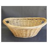 Oval wicker basket