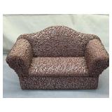 Victorian-style dollhouse couch trinket box