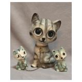Vintage big-eye cat family figurine set - Japan
