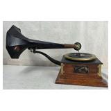 1902 Victor Royal Talking Machine Phonograph