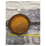 Lodge Cast Iron Pan 9in