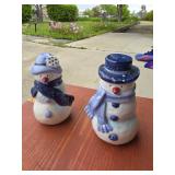 Ceramic Snowman salt and pepper shaker