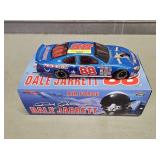 ACTION 1:24 DALE JARRETT DIE-CAST STOCK CAR
