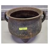 3- GALLON VINTAGE CAST IRON POT
