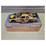 ACTION 1:24 DALE SR. DIE-CAST STOCK CAR