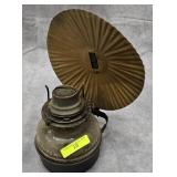 VINTAGE OIL LAMP W/ CARRIAGE