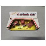 ERTL 1:64 INTERNATIONAL HARVESTER FARM SET