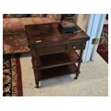 BERNHARDT MAHOGANY FOLDING LEAF TABLE