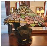19' STAINED GLASS LAMP