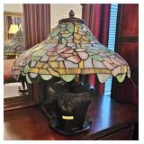 19' STAINED GLASS LAMP