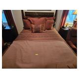 QUEEN SIZE COMFORTER, PILLOW & LINEN SET