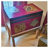 20' X 25' TALL PAINT DECORATED TRUNK