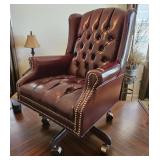 BURGUNDY PATENT LEATHER TUFTED OFFICE CHAIR