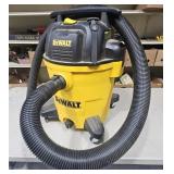 DEWALT 12-GALLON SHOP VAC