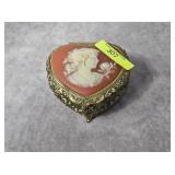3.5' CAMEO HEART MUSICAL TRINKET BOX