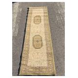 81' X 24' GREEN & GOLD RUG RUNNER