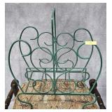 16' WROUGHT IRON MAGAZINE STAND