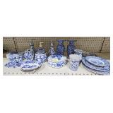 LOT ASST. BLUE & WHITE PORCELAIN & CERAMIC Dï¿½COR