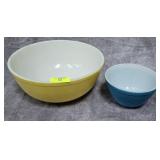 2- VINTAGE PYREX NESTING BOWLS