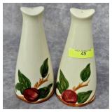 PAIR OF FRANCISCAN APPLE 6' SHAKERS