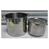 STAINLESS 14-QT. STOCK POT W/ STRAINER