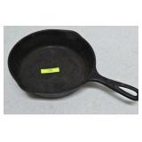 VINTAGE 8' CAST IRON NO. 5 FRYING PAN