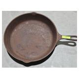 12' CAST IRON CRACKER BARREL FRYING PAN
