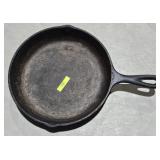 10' CAST IRON SK NO. 7 '3 NOTCH' FRYING PAN