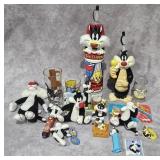 LOT OF ASST. LOONEY TUNES SYLVESTER ITEMS