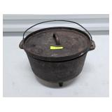 CAST IRON NO. 10 THREE-FOOTED DUTCH OVEN