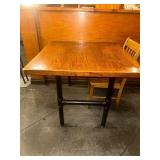 40x40 Wood table w legs